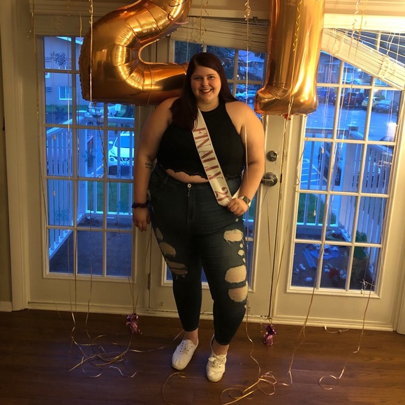 Meet your Posher, KatiLynn - Picture 2 of 2